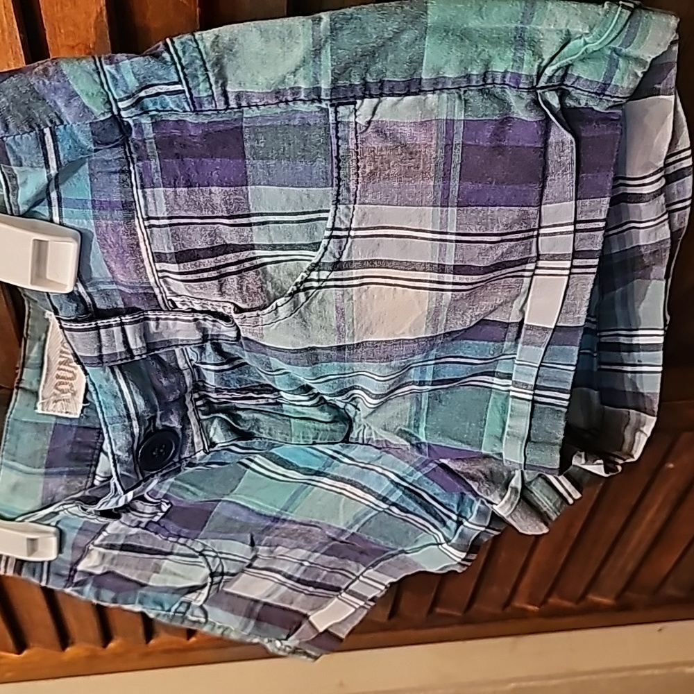 Younique plaid shorts - Picture 3 of 4